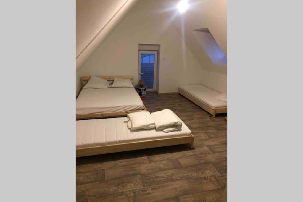 Charmante Maison A Deux Pas De La Mer Gouville-sur-Mer Экстерьер фото